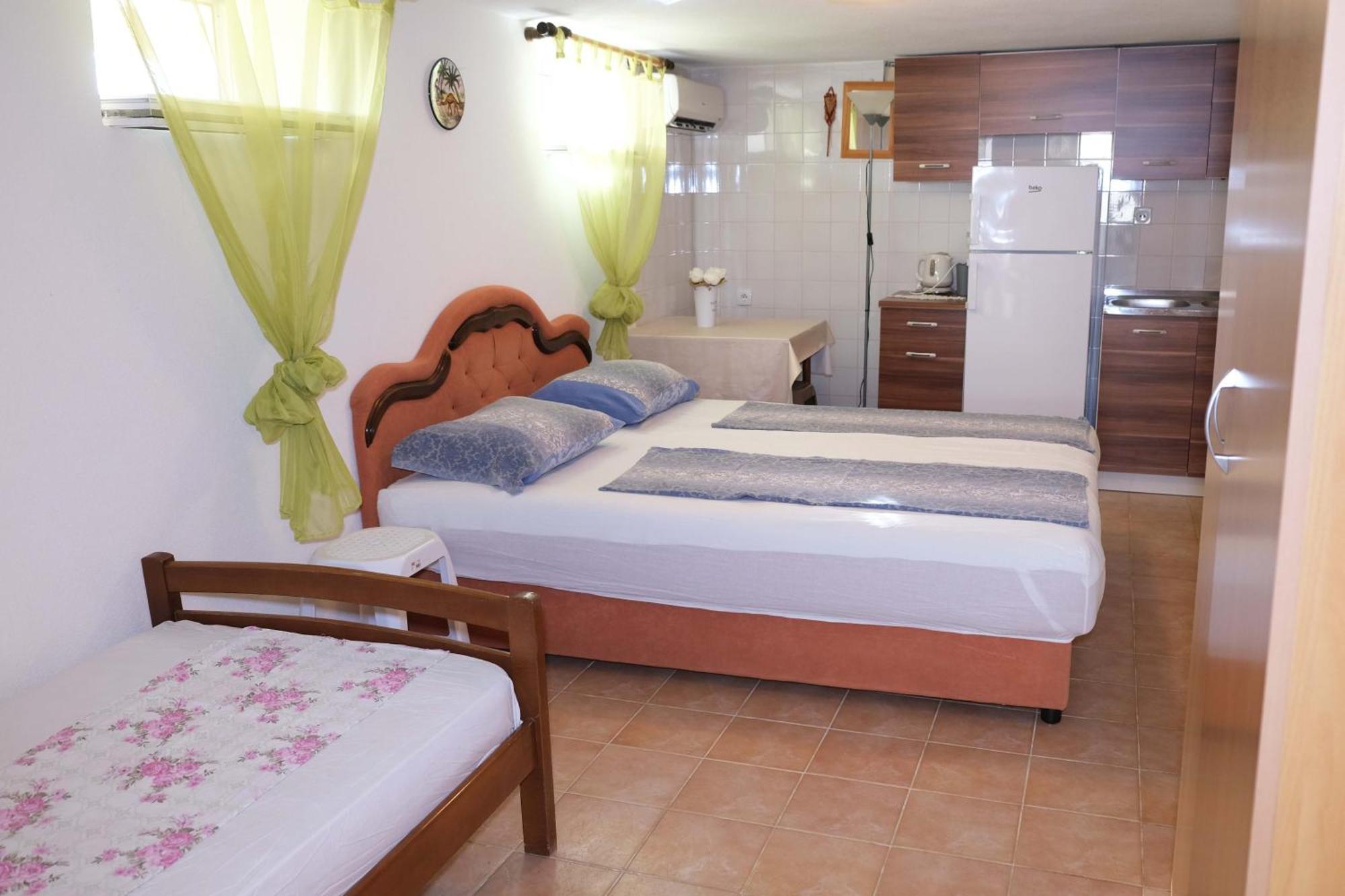 Apartmani Janosevic Sutomore Buitenkant foto