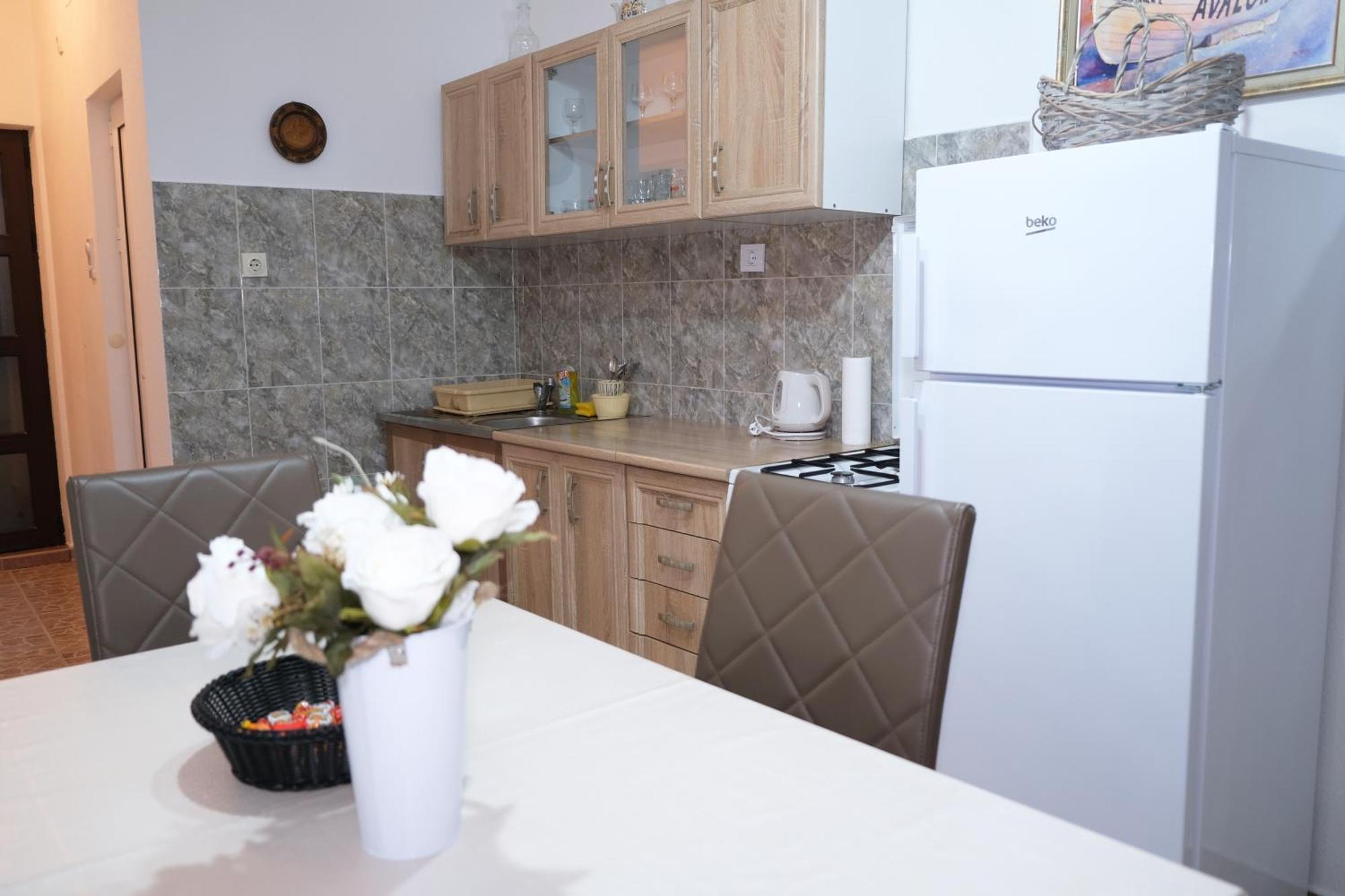 Apartmani Janosevic Sutomore Buitenkant foto