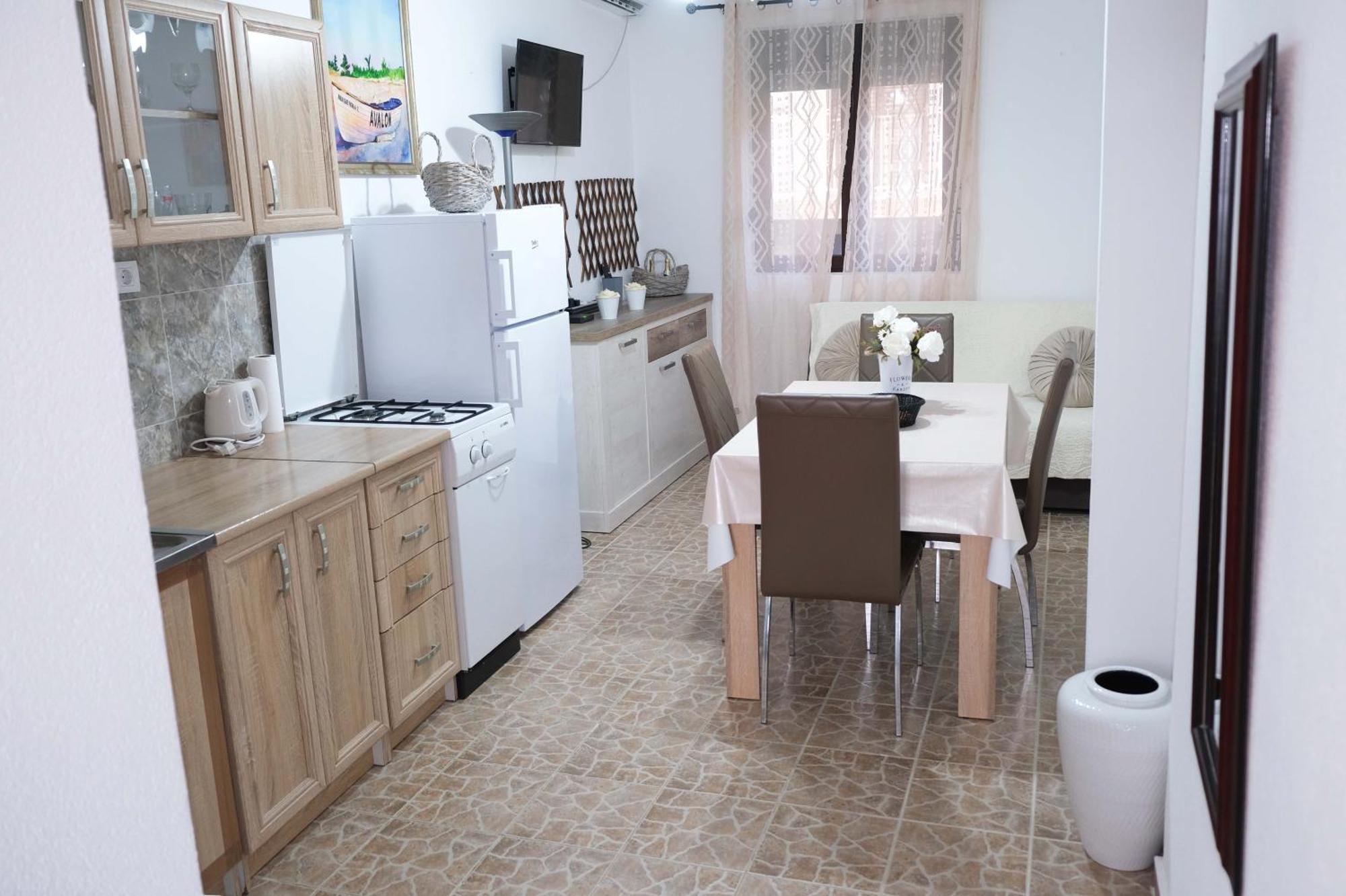 Apartmani Janosevic Sutomore Buitenkant foto