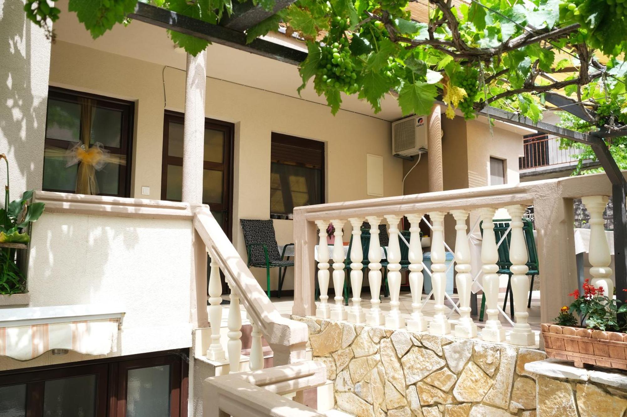 Apartmani Janosevic Sutomore Buitenkant foto