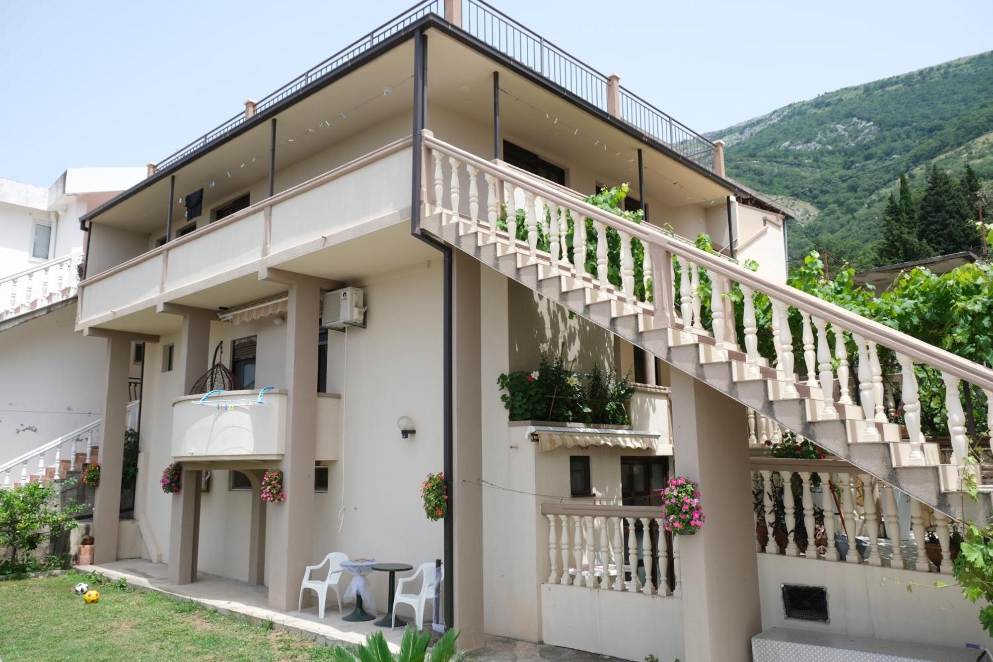 Apartmani Janosevic Sutomore Buitenkant foto